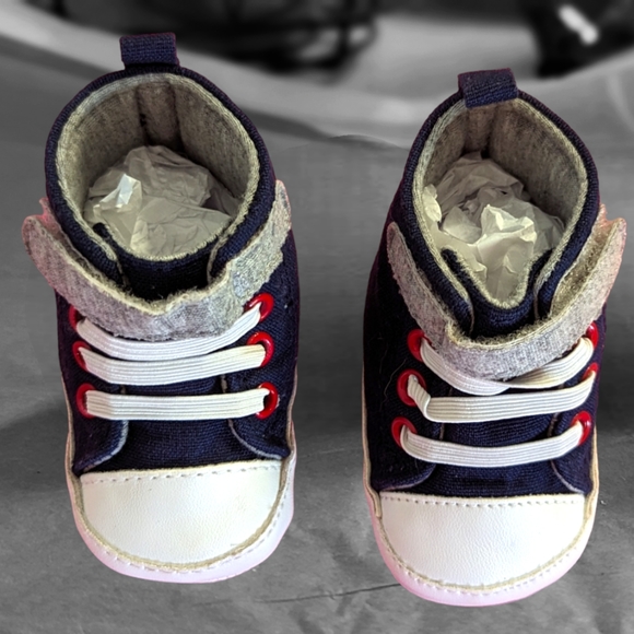 Child of Mine by Carter's Newborn high top rookie sneakers infant baseball shoes - Picture 2 of 8